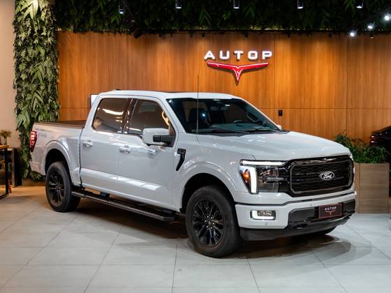 FORD F-150 5.0 V8 GASOLINA CD LARIAT BLACK FX4 AUTOMÁTICO